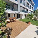 Green Luxury Oasis